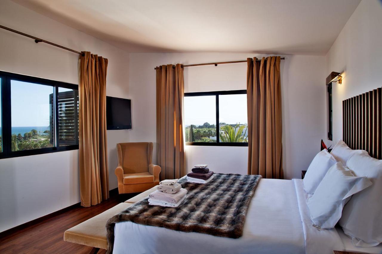 Quarto Duplo Superior com Vista Mar